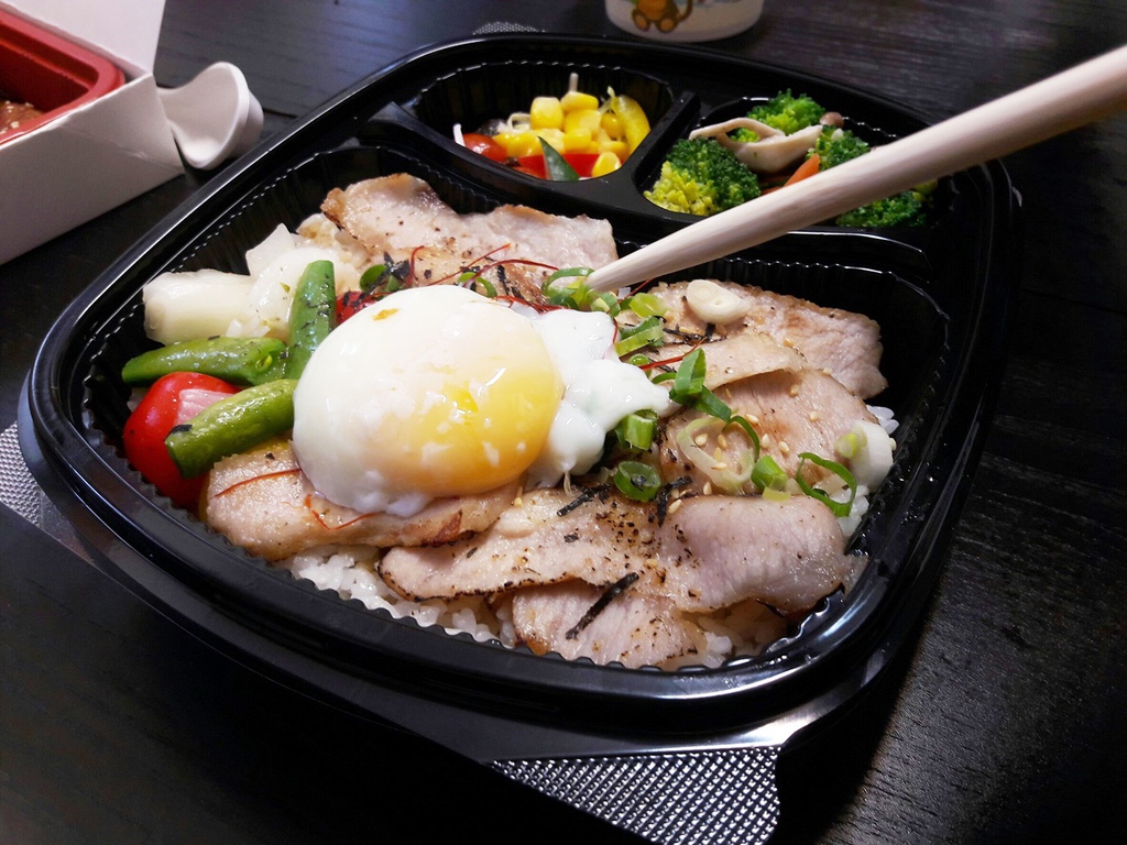 【台南定食】好田和洋料理自助餐廳|豪華終極進階版,菜色豐富又多變! 【台南定食】好田和洋料理自助餐廳|豪華終極進階版,菜色豐富又多變!