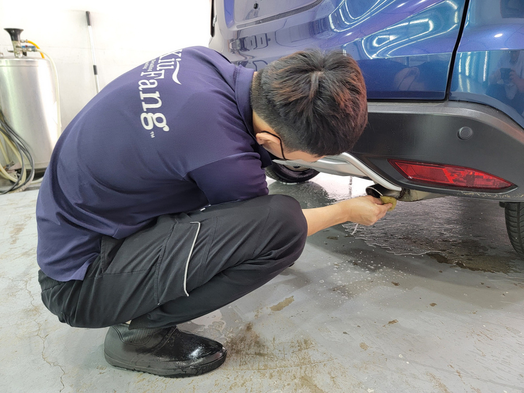 岫舫車體美研,台南汽車美容鍍膜推薦,台南手工洗車拋光11.jpg