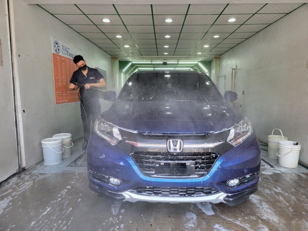 岫舫車體美研,台南汽車美容鍍膜推薦,台南手工洗車拋光68.jpg