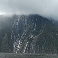 冰河雕刻的山形