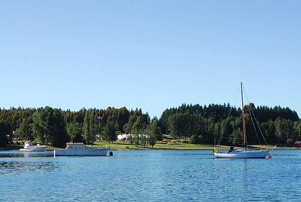 Te Anau 早晨湖景3