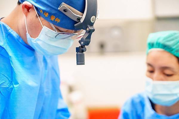 電漿刀平胸手術優點有機會縮短恢復期但費用較高,陳承謙醫師使用電燒刀做平胸手術仍可得到很好的效果 電漿刀平胸手術優點有機會縮短恢復期但費用較高,陳承謙醫師使用電燒刀做平胸手術仍可得到很好的效果