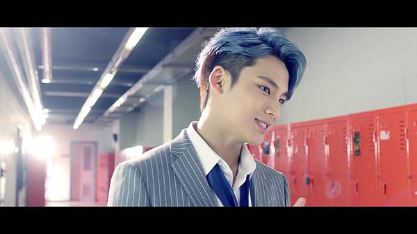 [M-V] SEVENTEEN(세븐틴) - 만세(MANSAE).mp4_000146309