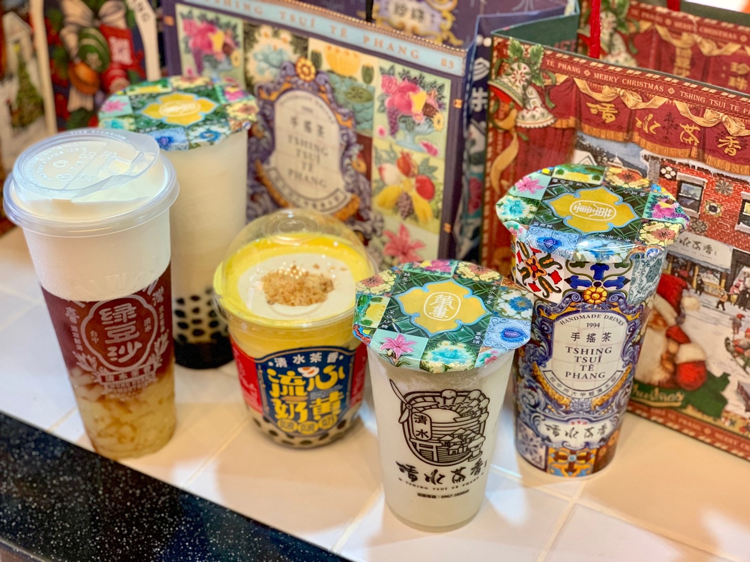 【新北新莊】清水茶香 富國店│必喝飲料店,打卡一定要來這間!2020年2月進駐新莊【台灣老花磚 美好再現】超美古宅磚瓦杯洗版IG【現炒黑糖】黑糖珍珠鮮奶/流心奶黃啵啵奶/綠豆沙牛奶,家喻戶曉 25年好口碑! 【新北新莊】清水茶香 富國店│必喝飲料店,打卡一定要來這間!2020年2月進駐新莊【台灣老花磚 美好再現】超美古宅磚瓦杯洗版IG【現炒黑糖】黑糖珍珠鮮奶/流心奶黃啵啵奶/綠豆沙牛奶,家喻戶曉 25年好口碑!