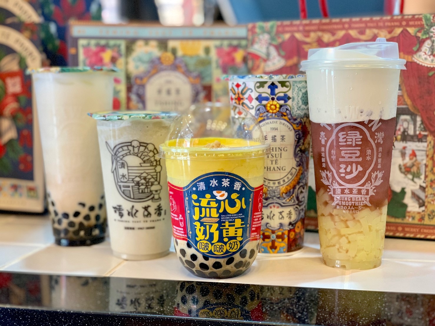 【新北新莊】清水茶香 富國店│必喝飲料店,打卡一定要來這間!2020年2月進駐新莊【台灣老花磚 美好再現】超美古宅磚瓦杯洗版IG【現炒黑糖】黑糖珍珠鮮奶/流心奶黃啵啵奶/綠豆沙牛奶,家喻戶曉 25年好口碑! 【新北新莊】清水茶香 富國店│必喝飲料店,打卡一定要來這間!2020年2月進駐新莊【台灣老花磚 美好再現】超美古宅磚瓦杯洗版IG【現炒黑糖】黑糖珍珠鮮奶/流心奶黃啵啵奶/綠豆沙牛奶,家喻戶曉 25年好口碑!