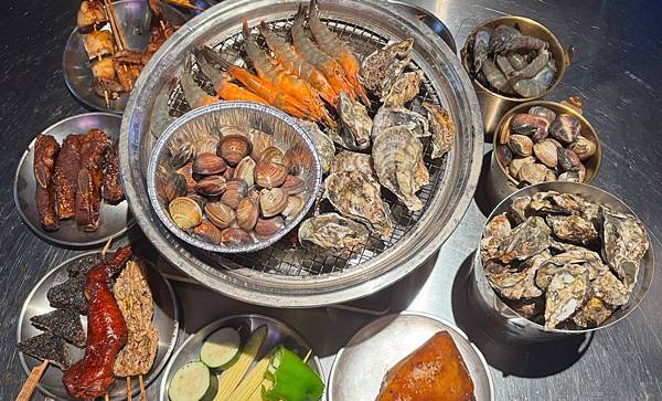 士林捷運芝山站 優先串烤 串燒x鮮蚵x啤酒 吃到飽！下班小酌