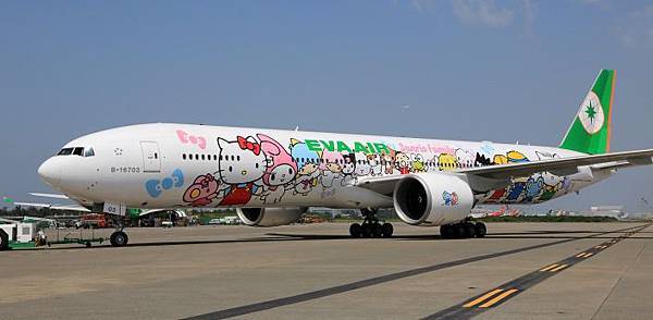 777-hello-kitty-jets-22_tcm27-19893