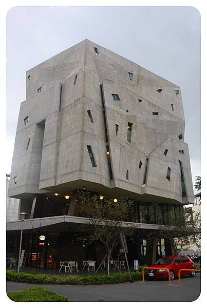 1020823-冒煙的石頭-01