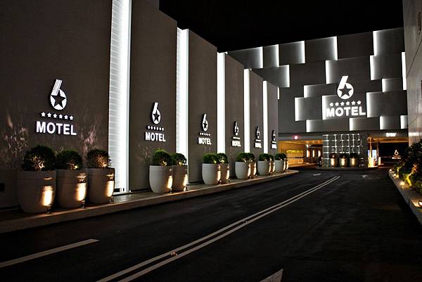 1060813-6星旅館-02