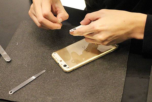 1061226-947修手機-07