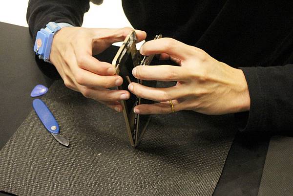 1061226-947修手機-08