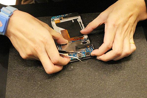 1061226-947修手機-11 1061226-947修手機-11