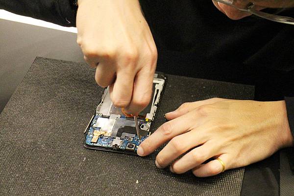 1061226-947修手機-14 1061226-947修手機-14