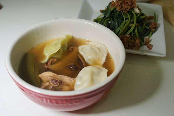 菇雞湯餃1.jpg