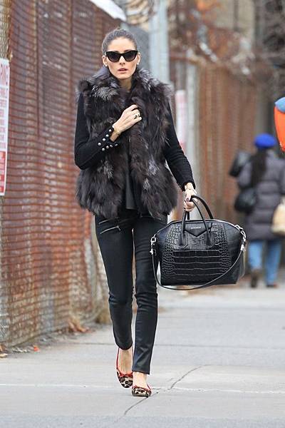 fur-vests-autumn-street-style-19.jpg