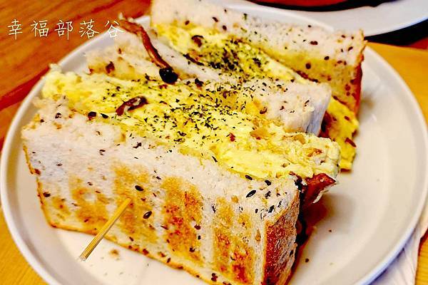 目覺 厚煎滑蛋三明治 目覺 厚煎滑蛋三明治