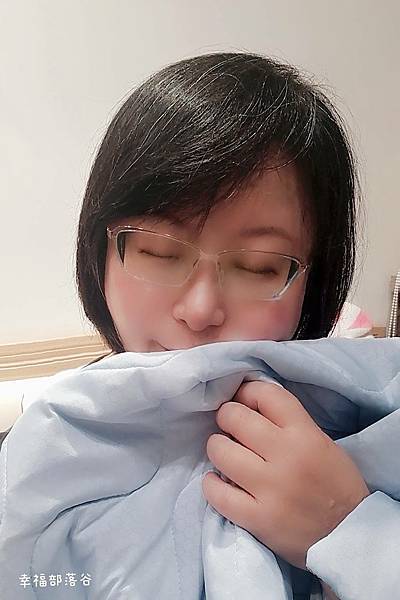 愛菲斯鋅科技 Zn-cool+ 涼感石墨烯助眠毯-舒服.jpg