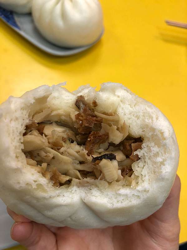 台北吃素必吃合江街永青素食點心店有多種口味素菜包像辣醬包 雪菜包和香菇筍包都超推薦是錦州街合江街必吃美食 文末有菜單價格