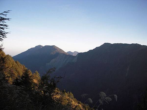 眺望遠山的風景