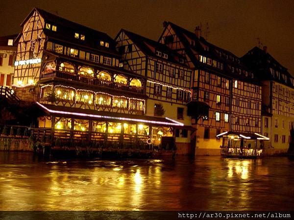 小法國區 (La Petite France) 夜景