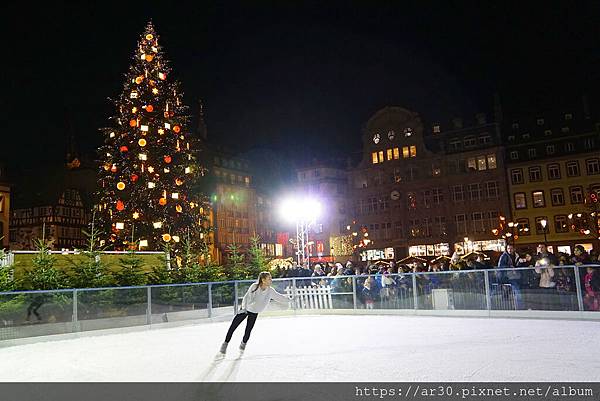 Marche-Noel-Strasbourg-Patinoire-08712