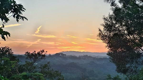 P_20160716_052210_1_HDR_p.jpg P_20160716_052210_1_HDR_p.jpg