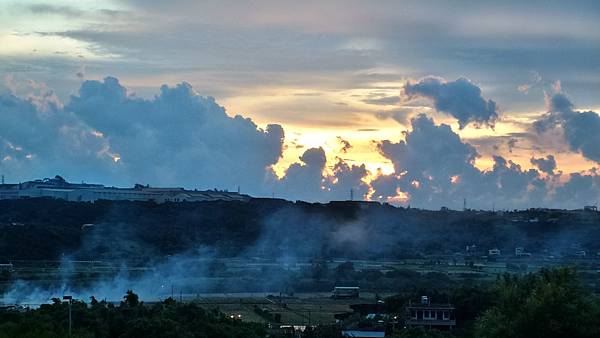 P_20160719_184056_1_HDR_p.jpg P_20160719_184056_1_HDR_p.jpg