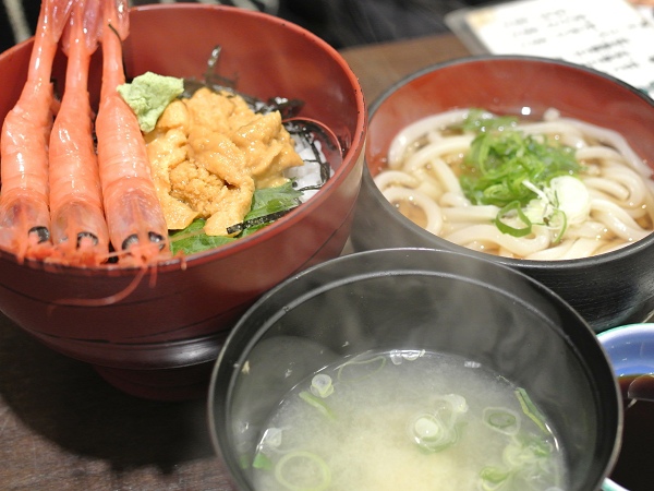 福井 東尋坊 在小南亭享用美味海鮮丼飯 岡山憨吉的日本遊記 痞客邦