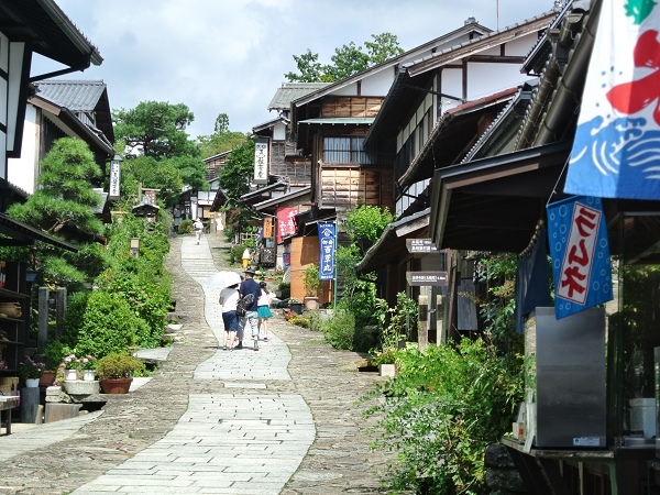 岐阜 木曾路 浴火後的馬籠宿 重建江戶時代的街道風貌 岡山憨吉的日本遊記 痞客邦