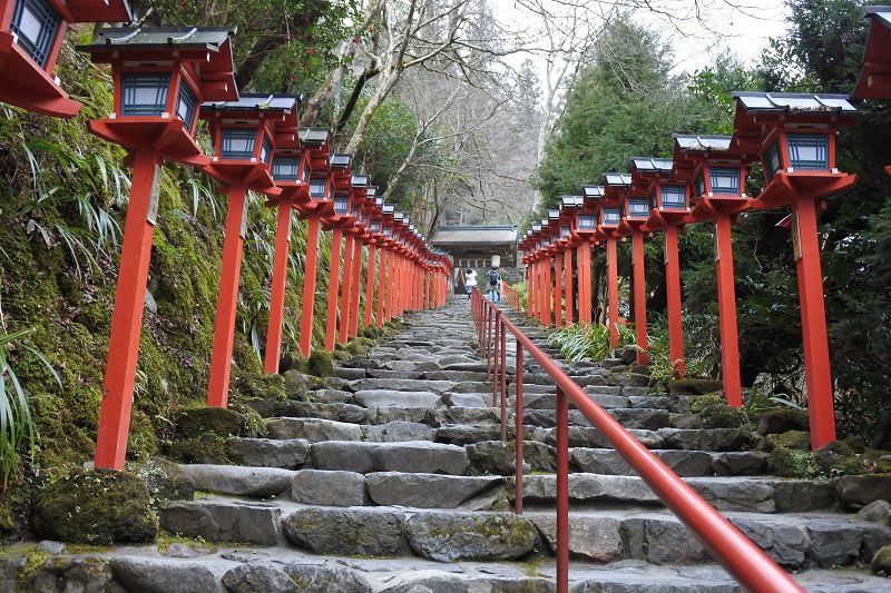 【京都|鞍馬貴船】貴船神社~夏天吃流水麵、秋天賞楓、冬天看階
