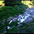 吉川屋溫泉旅館後方景緻-摺上川.jpg