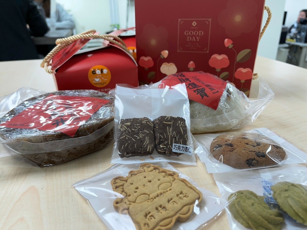 【過年禮盒推薦】『玟玟&玫玫 Café』中山區早午餐/龍年年 【過年禮盒推薦】『玟玟&玫玫 Café』中山區早午餐/龍年年