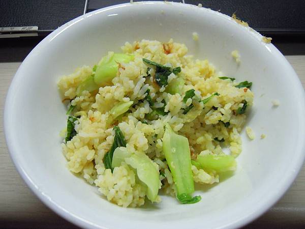 青菜肉鬆蛋炒飯