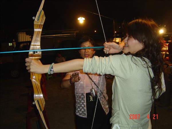 小口射箭英姿