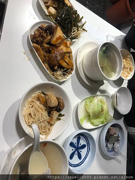 「台北美食」雙月食品社光復店-松山區-台北市/MRT小巨蛋/