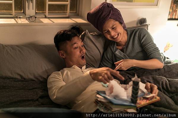 片中春嬌對台灣行程非常期待-還自製了一本台灣旅遊立體手冊-台北101也在其中 片中春嬌對台灣行程非常期待-還自製了一本台灣旅遊立體手冊-台北101也在其中