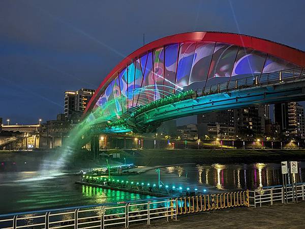 台北市/松山區/彩虹河繽公園/水舞欣賞