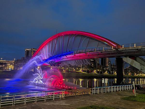 台北市/松山區/彩虹河繽公園/水舞欣賞