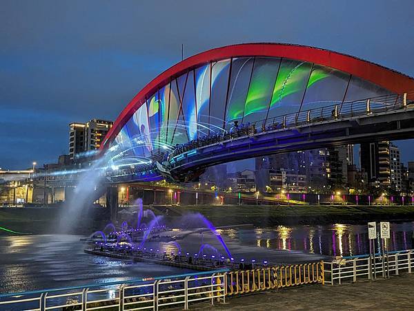 台北市/松山區/彩虹河繽公園/水舞欣賞