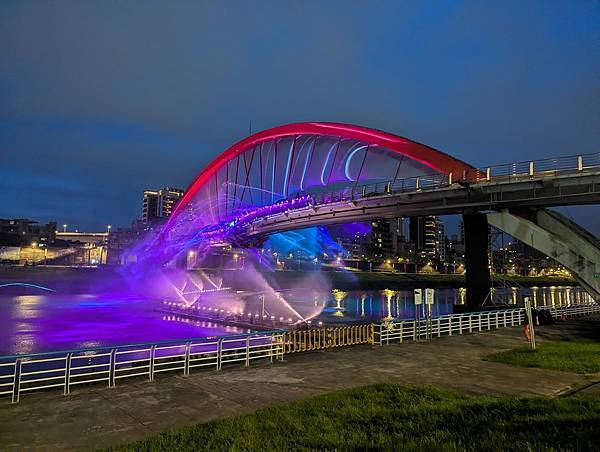 台北市/松山區/彩虹河繽公園/水舞欣賞