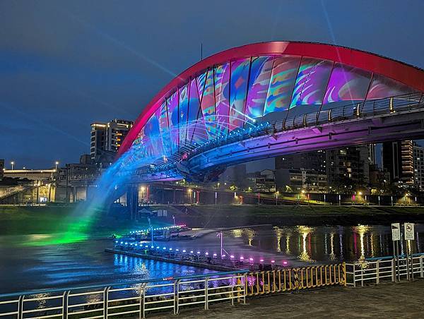 台北市/松山區/彩虹河繽公園/水舞欣賞