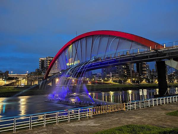 台北市/松山區/彩虹河繽公園/水舞欣賞