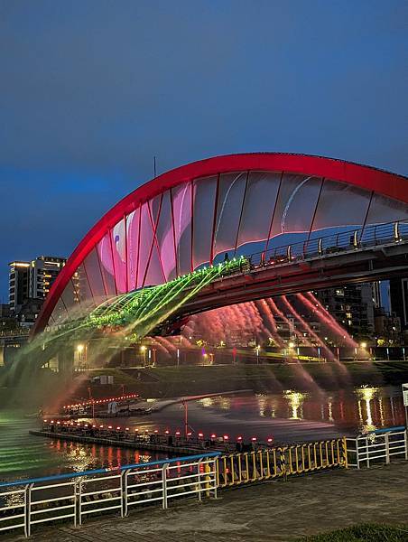 台北市/松山區/彩虹河繽公園/水舞欣賞