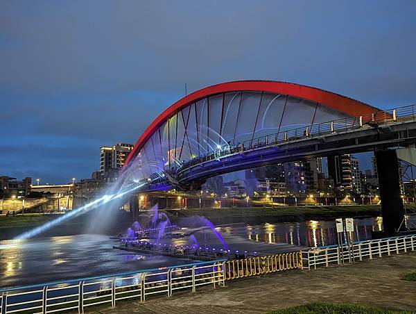 台北市/松山區/彩虹河繽公園/水舞欣賞