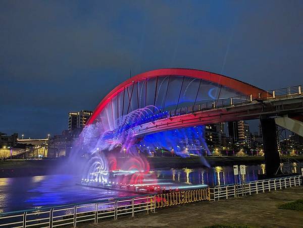台北市/松山區/彩虹河繽公園/水舞欣賞