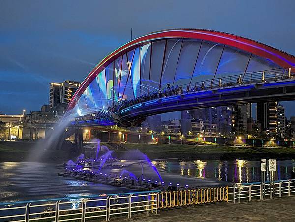 台北市/松山區/彩虹河繽公園/水舞欣賞