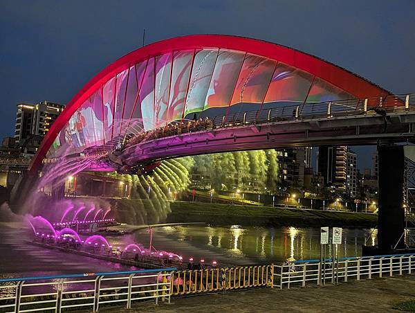 台北市/松山區/彩虹河繽公園/水舞欣賞