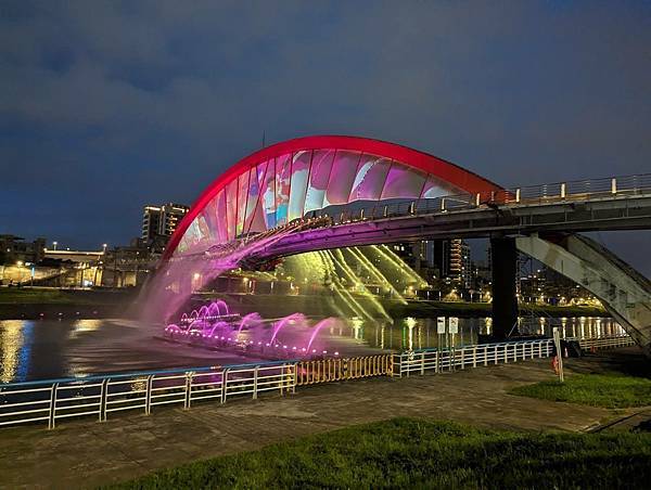 台北市/松山區/彩虹河繽公園/水舞欣賞