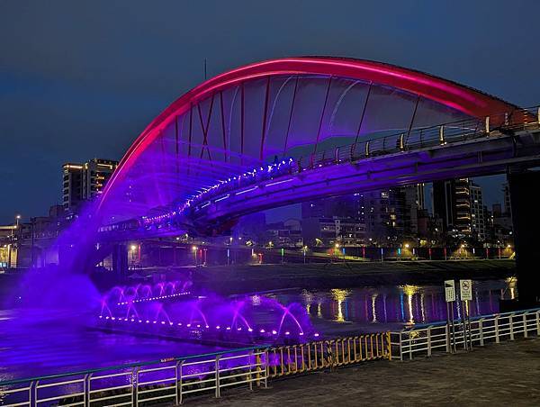 台北市/松山區/彩虹河繽公園/水舞欣賞