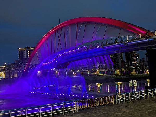 台北市/松山區/彩虹河繽公園/水舞欣賞